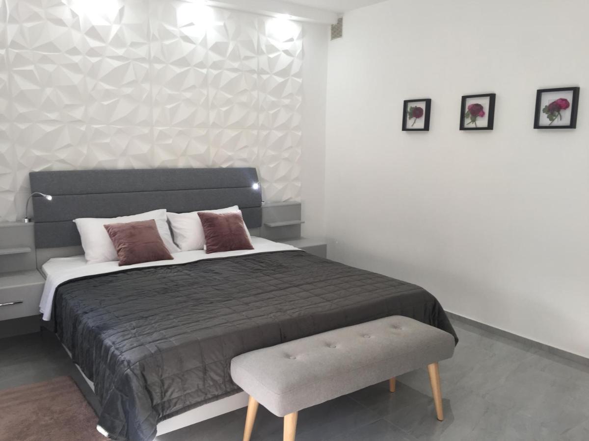 Apartman Sonas 2 With Free Private Parking Karlovac Luaran gambar