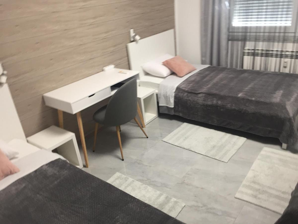 Apartman Sonas 2 With Free Private Parking Karlovac Luaran gambar